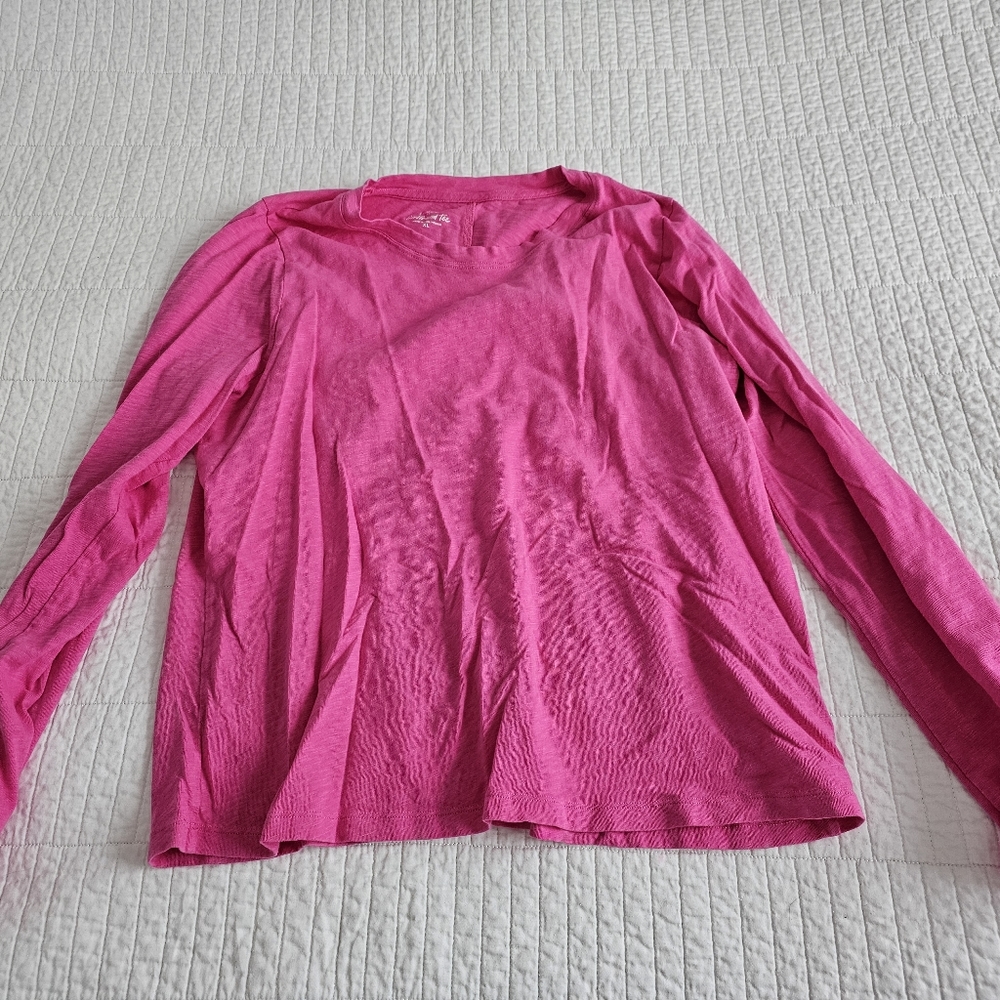 J CREWW GIRLFRIEND TEE SHIRT